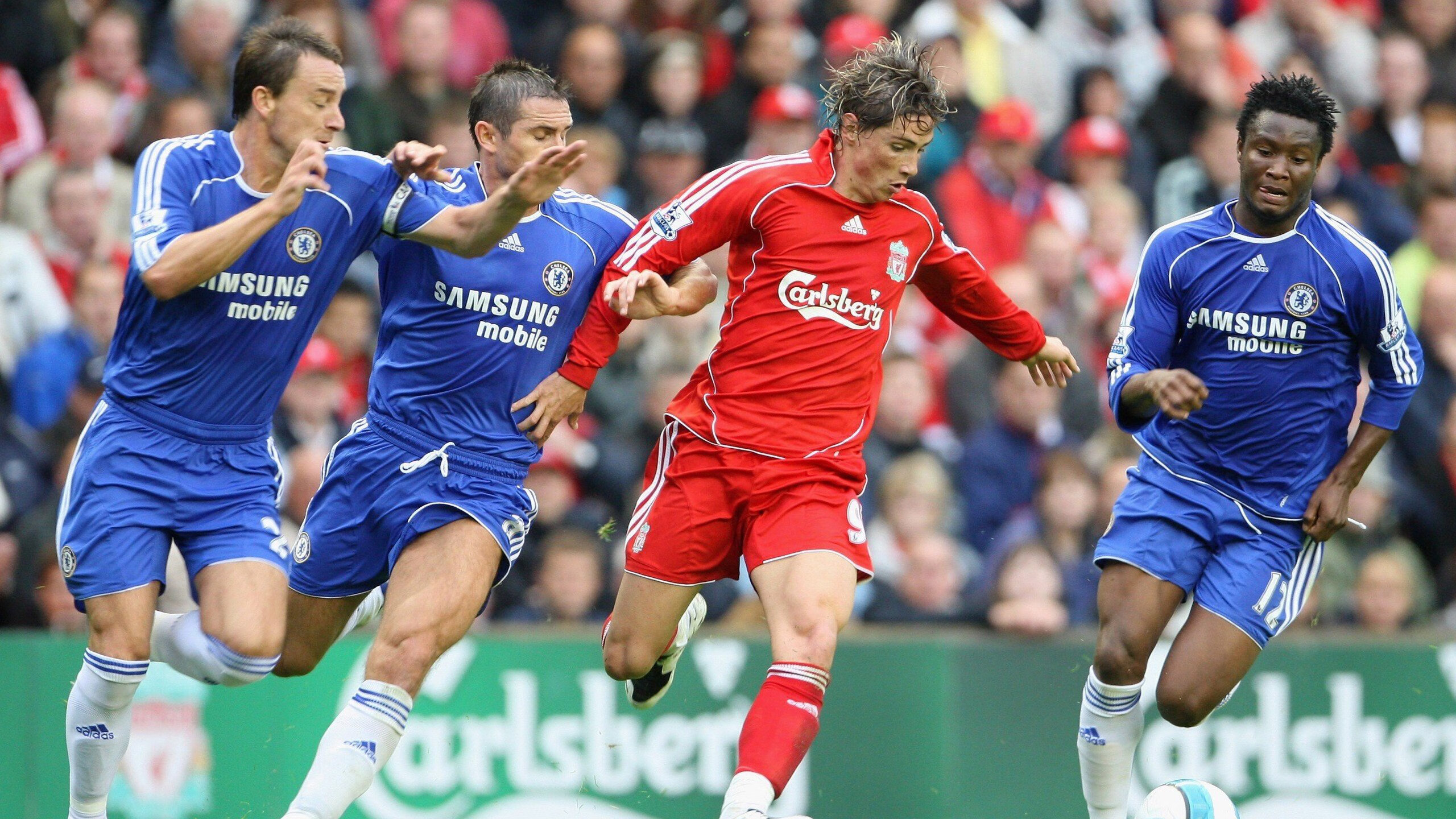 综合格斗赛场焦点！澳大利亚队对阵阿根廷队，核心球员受伤，球队前景蒙阴影